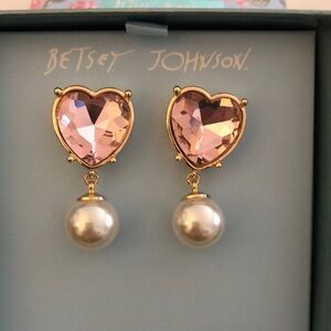 Betsey Johnson XOXO Pink Crystal Heart & Faux Pearl Bead Drop Earrings NIB